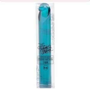 The Hook Nook Crochet Hook Turquoise 35mm Jumbo Crochet Hook NEW